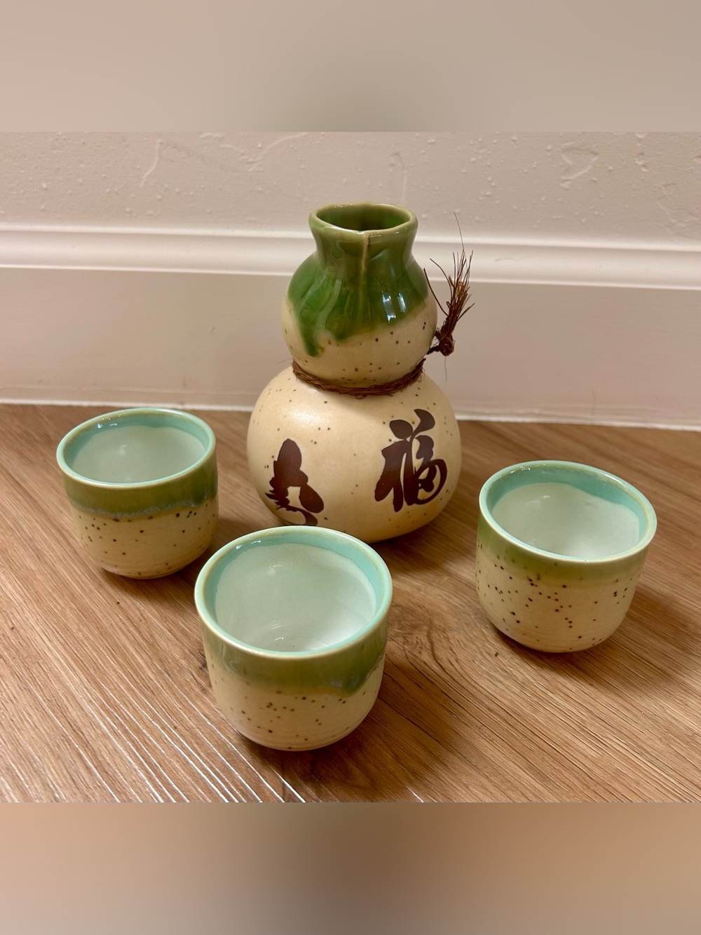 Japanese Ceramic Sake Set - Gourd Tokkuri & 3 Ochoko Cups
